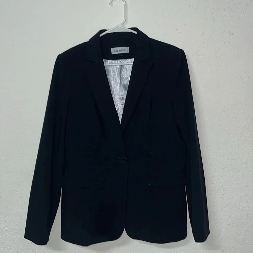 Imperfect Calvin Klein blazer size 10 navy blue blazer built in shoulder pads